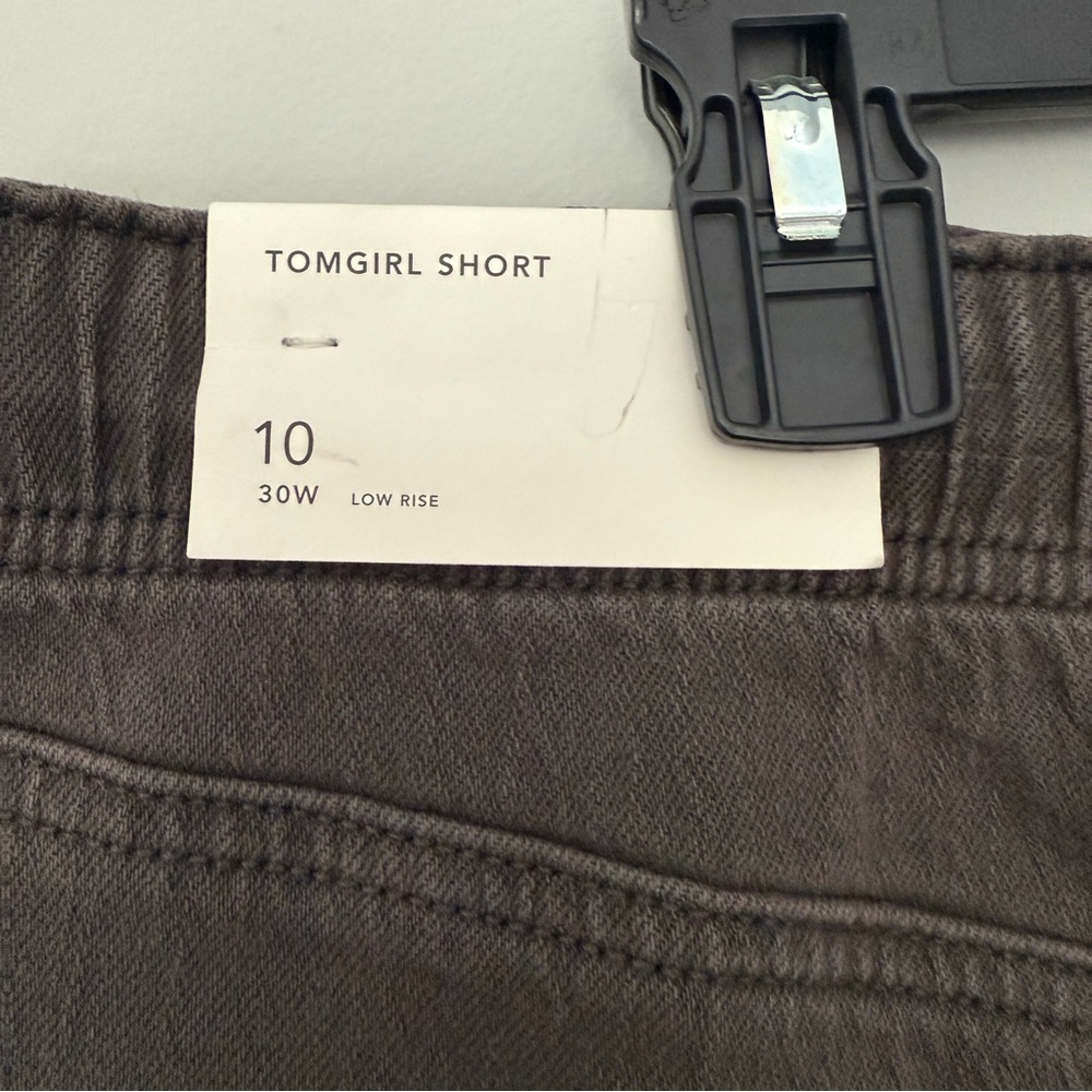 American Eagle Tomgirl Shorts NWT - Picture 3 of 4